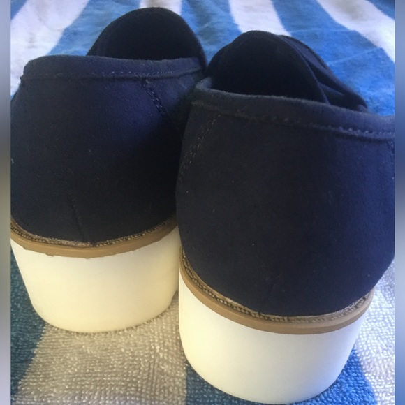 St John’s Bay Blue Suede Loafers Wedges Size 6 M - Picture 6 of 8
